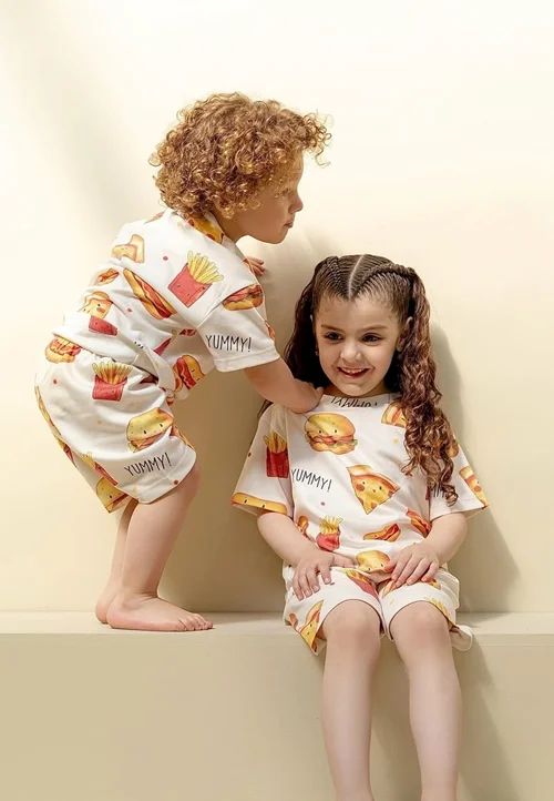 تیشرت شلوارک راحتی طرح !yummyمناسب ۱/۵ تا ۸ سال